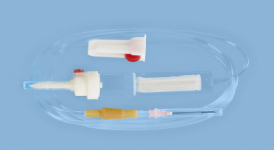 Система для вливаний гемотрансфузионная для крови с пластиковой иглой — 20 шт/уп купить оптом в Самаре